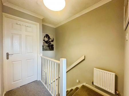 2 bedroom Semi-detached house for sale in Mallard Close, Covingham, Swindon, SN3