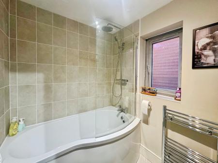 2 bedroom Semi-detached house for sale in Mallard Close, Covingham, Swindon, SN3