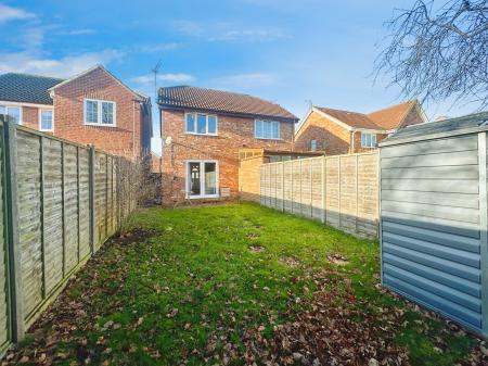2 bedroom Semi-detached house for sale in Mallard Close, Covingham, Swindon, SN3
