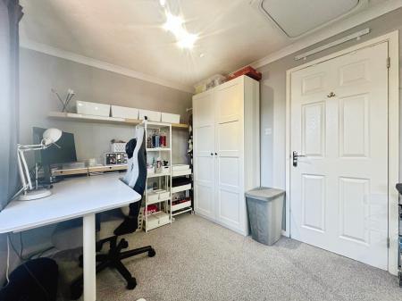 2 bedroom Semi-detached house for sale in Mallard Close, Covingham, Swindon, SN3