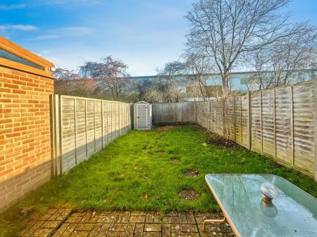 2 bedroom Semi-detached house for sale in Mallard Close, Covingham, Swindon, SN3