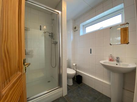 2 bedroom Flat to let in Linslade Street, Rodbourne, Swindon, SN2