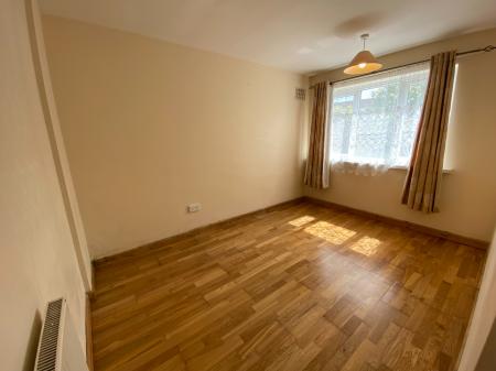 2 bedroom Flat to let in Linslade Street, Rodbourne, Swindon, SN2