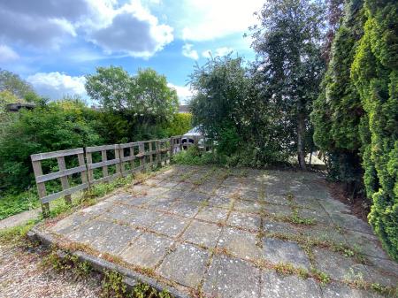 2 bedroom Flat to let in Linslade Street, Rodbourne, Swindon, SN2