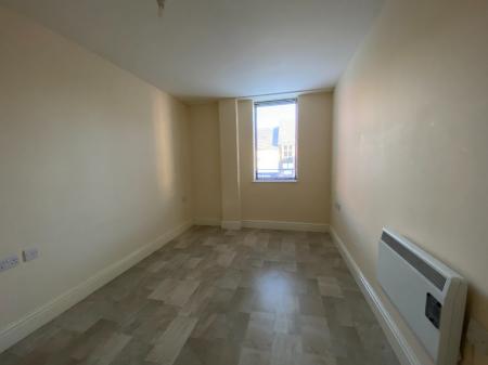 1 bedroom Flat to let in Commercial road, Central, Swindon, SN1