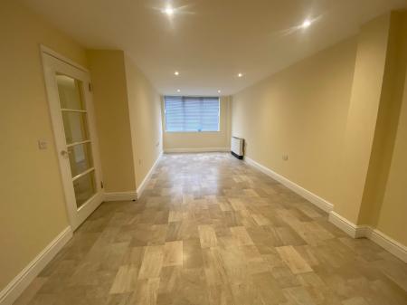1 bedroom Flat to let in Commercial road, Central, Swindon, SN1