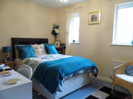 2 bedroom Terraced House for sale in Picton Road, Swindon, SN5