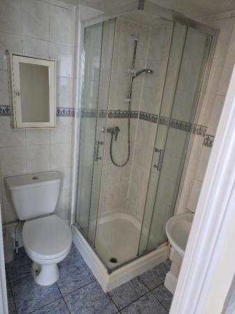 1 bedroom Studio flat to let in Victoria Road, Old Town, Swindon, SN1