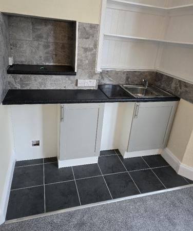 1 bedroom Studio flat to let in Victoria Road, Old Town, Swindon, SN1
