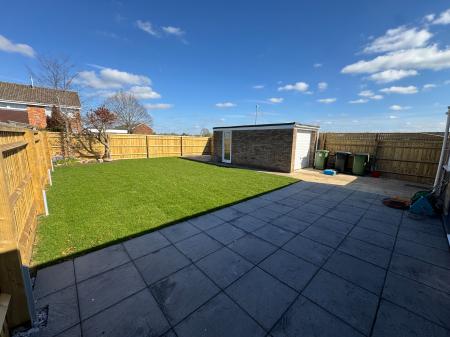 3 bedroom Bungalow to let in Fitzmaurice Close, Covingham, Swindon, SN3