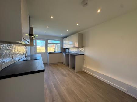 3 bedroom Bungalow to let in Fitzmaurice Close, Covingham, Swindon, SN3