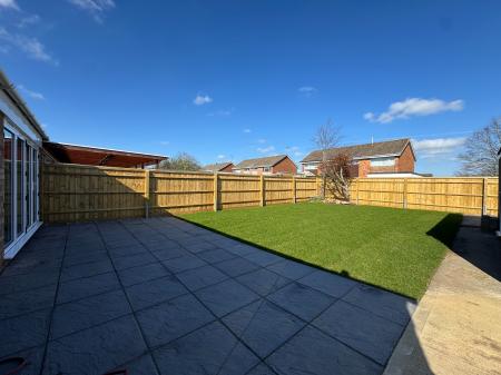 3 bedroom Bungalow to let in Fitzmaurice Close, Covingham, Swindon, SN3