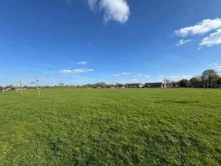 3 bedroom Bungalow to let in Fitzmaurice Close, Covingham, Swindon, SN3