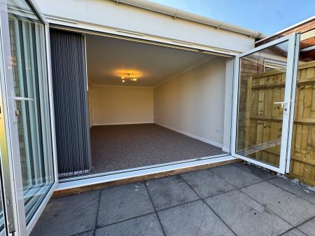 3 bedroom Bungalow to let in Fitzmaurice Close, Covingham, Swindon, SN3