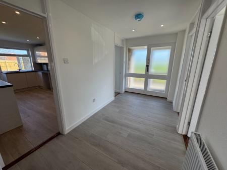 3 bedroom Bungalow to let in Fitzmaurice Close, Covingham, Swindon, SN3