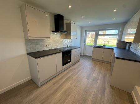 3 bedroom Bungalow to let in Fitzmaurice Close, Covingham, Swindon, SN3