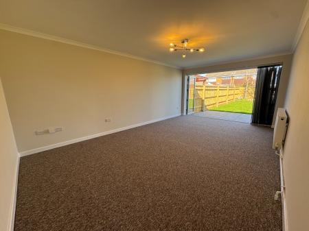 3 bedroom Bungalow to let in Fitzmaurice Close, Covingham, Swindon, SN3