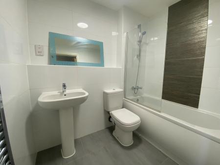 1 bedroom Studio flat to let in 19 Fleming Way, Town Centre, Swindon, SN1