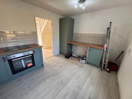 2 bedroom Terraced House to let in Wakefield Close, Swindon, SN5