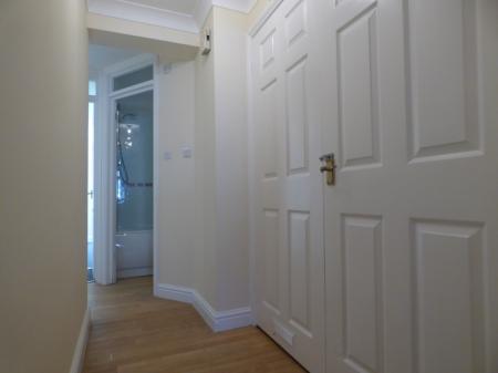 2 bedroom Flat to let in Eastcott Farm House, Eastcott Hill, Old Town, Swindon, SN1