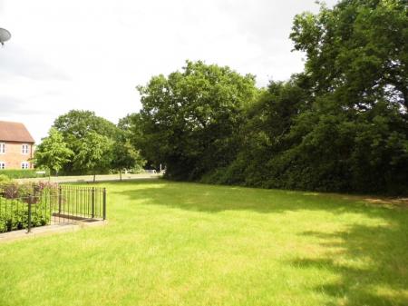 2 bedroom Flat to let in Herschel Close, Oakhurst, Swindon, SN25