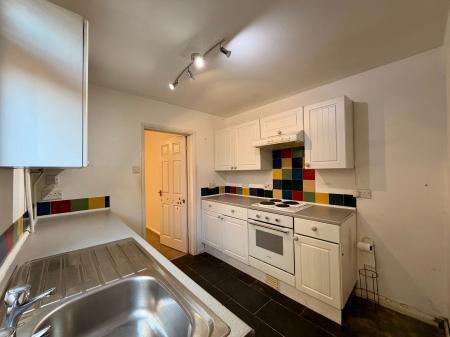 3 bedroom Terraced House for sale in Ferndale Road, Swindon, SN2