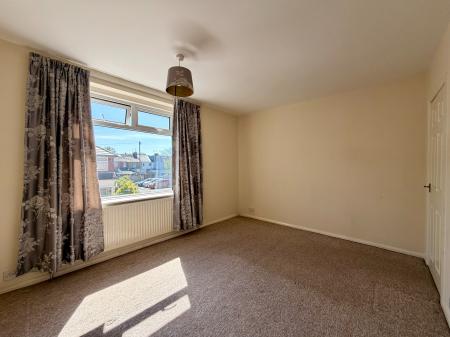 3 bedroom Terraced House for sale in Ferndale Road, Swindon, SN2