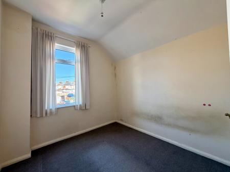 3 bedroom Terraced House for sale in Ferndale Road, Swindon, SN2