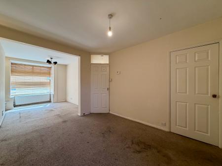 3 bedroom Terraced House for sale in Ferndale Road, Swindon, SN2
