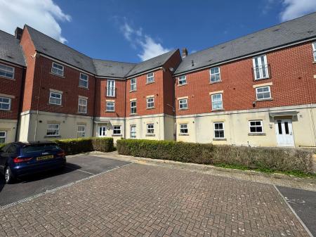 2 bedroom Flat for sale in Pioneer Road, Oakhurst, Swindon, SN25