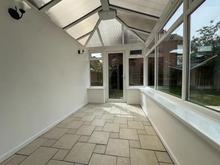 3 bedroom Semi-detached house to let in Pheasant Close, Covingham, Swindon, SN3