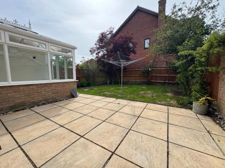 3 bedroom Semi-detached house to let in Pheasant Close, Covingham, Swindon, SN3