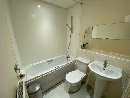 2 bedroom Flat to let in The Bath Building, Bath Road, Old Town, Swindon, SN1