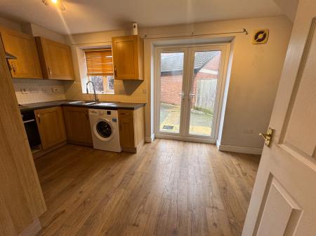 3 bedroom Terraced House to let in Luna Close, Oakhurst, Swindon, SN25