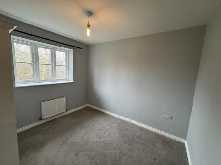 3 bedroom Terraced House to let in Luna Close, Oakhurst, Swindon, SN25