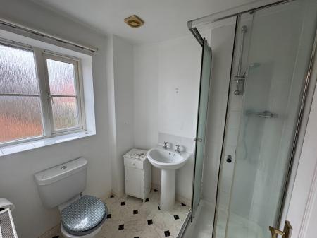 3 bedroom Terraced House to let in Luna Close, Oakhurst, Swindon, SN25
