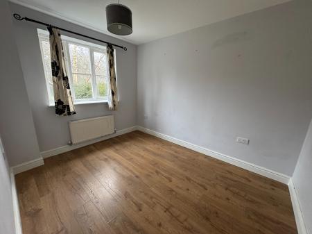 3 bedroom Terraced House to let in Luna Close, Oakhurst, Swindon, SN25