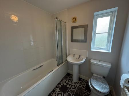 3 bedroom Terraced House to let in Luna Close, Oakhurst, Swindon, SN25