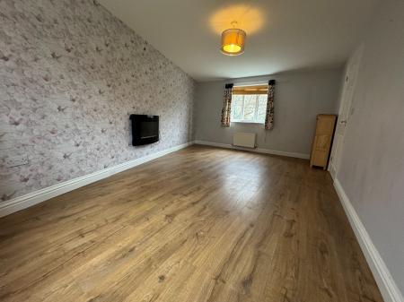 3 bedroom Terraced House to let in Luna Close, Oakhurst, Swindon, SN25