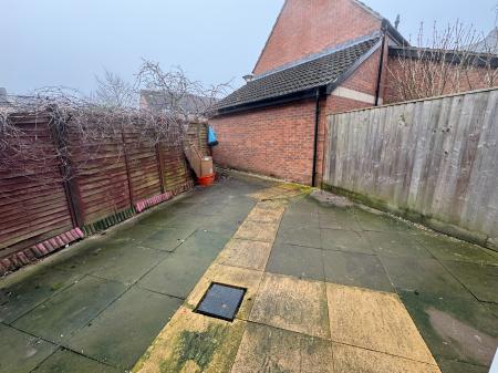 3 bedroom Terraced House to let in Luna Close, Oakhurst, Swindon, SN25