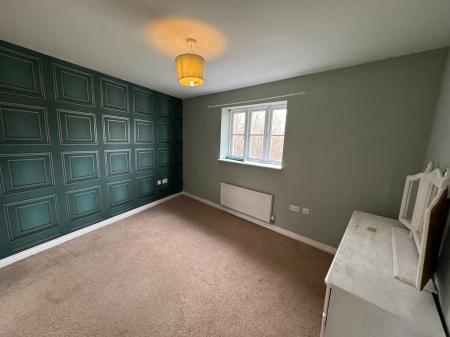 3 bedroom Terraced House to let in Luna Close, Oakhurst, Swindon, SN25