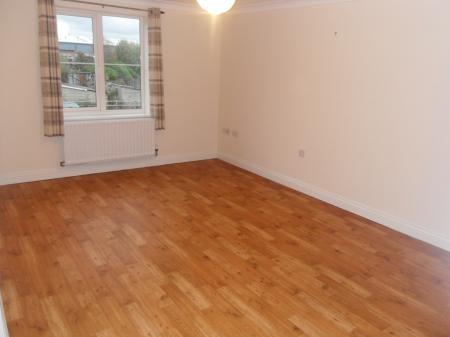 2 bedroom Flat to let in Britannia House, Redcliffe Str, Swindon, SN2