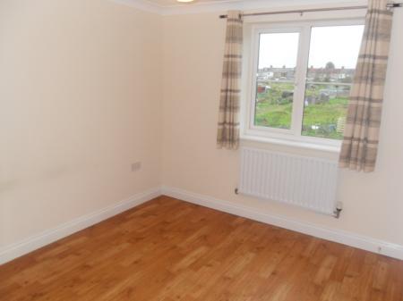 2 bedroom Flat to let in Britannia House, Redcliffe Str, Swindon, SN2