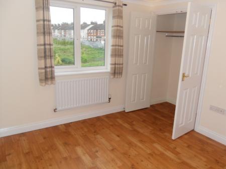 2 bedroom Flat to let in Britannia House, Redcliffe Str, Swindon, SN2