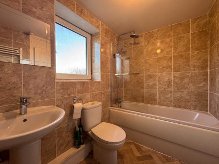 3 bedroom Semi-detached house to let in Welcombe Avenue, Swindon, SN3