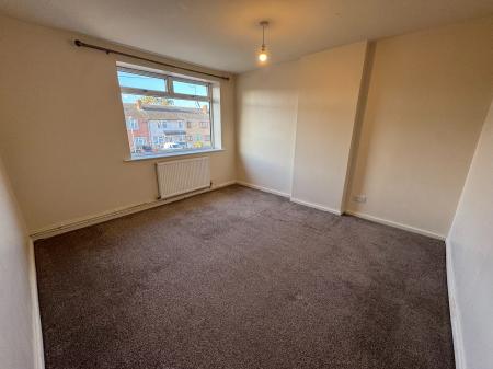 3 bedroom Semi-detached house to let in Welcombe Avenue, Swindon, SN3