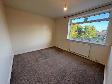 3 bedroom Semi-detached house to let in Welcombe Avenue, Swindon, SN3