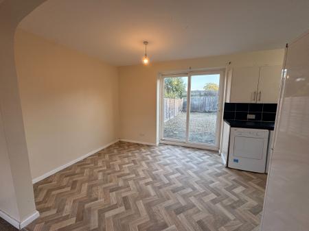 3 bedroom Semi-detached house to let in Welcombe Avenue, Swindon, SN3