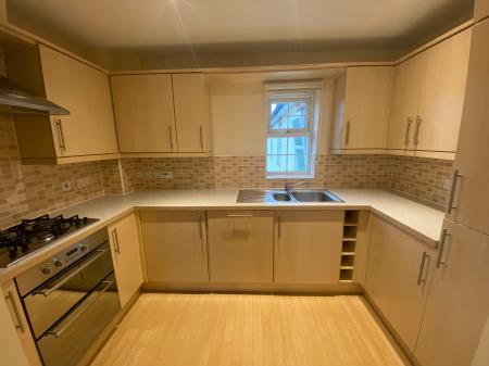 2 bedroom Flat to let in Rigel Close, The Oaks, Swindon, SN25