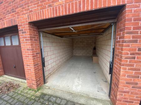 2 bedroom Flat to let in Rigel Close, The Oaks, Swindon, SN25